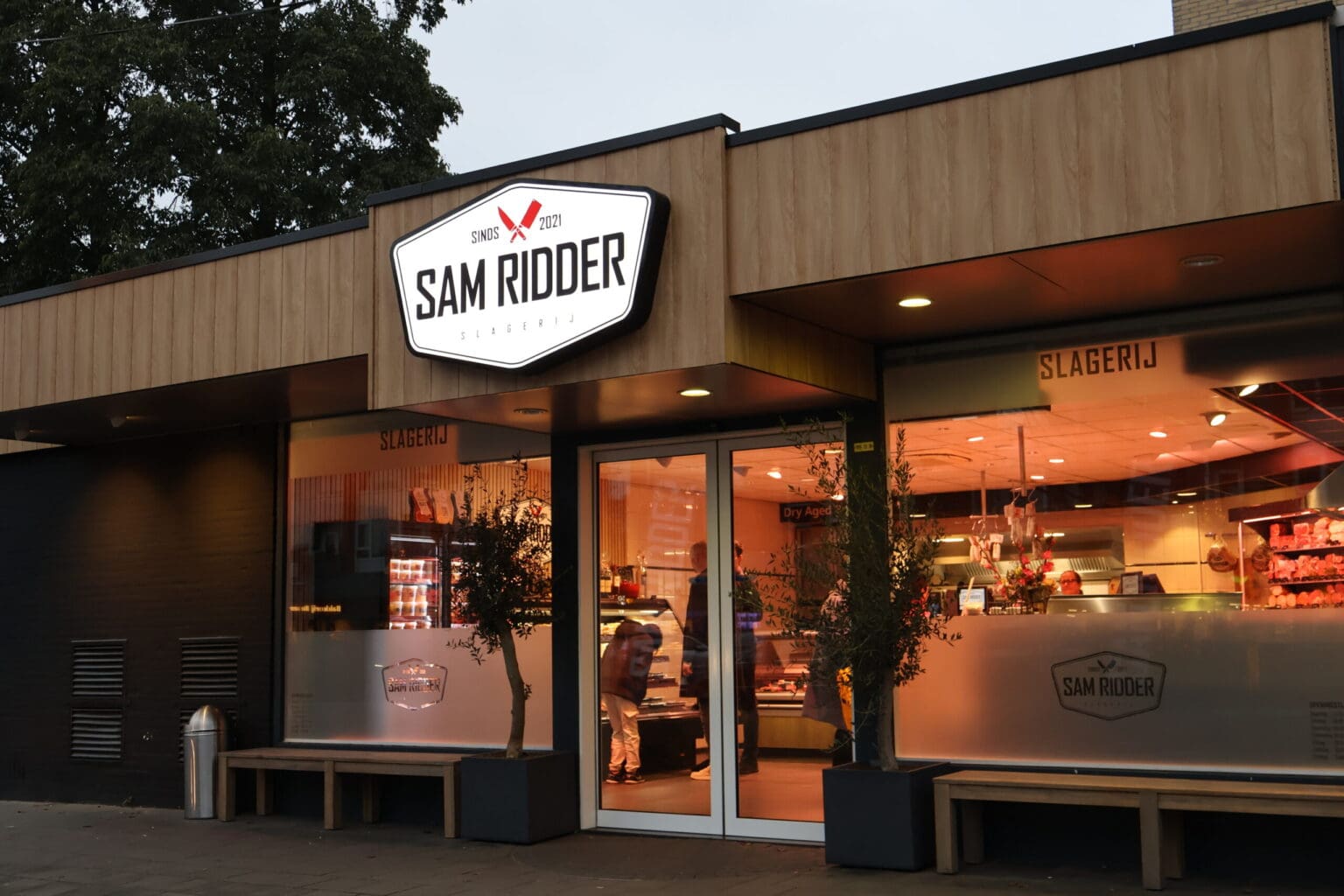 Slagerij Sam Ridder zaak van buiten