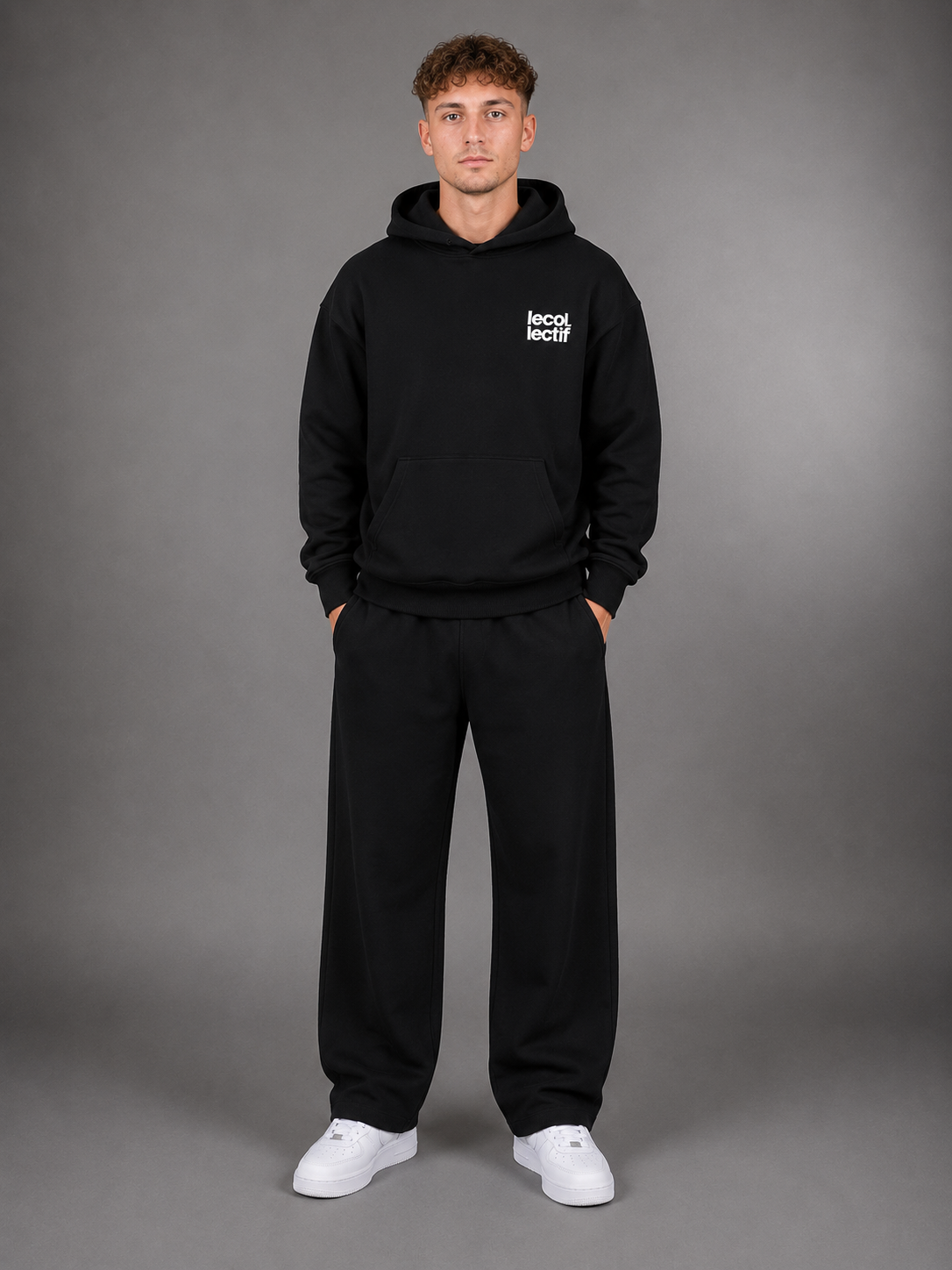 COLLECTIF signature hoodie in zwart met wit logo